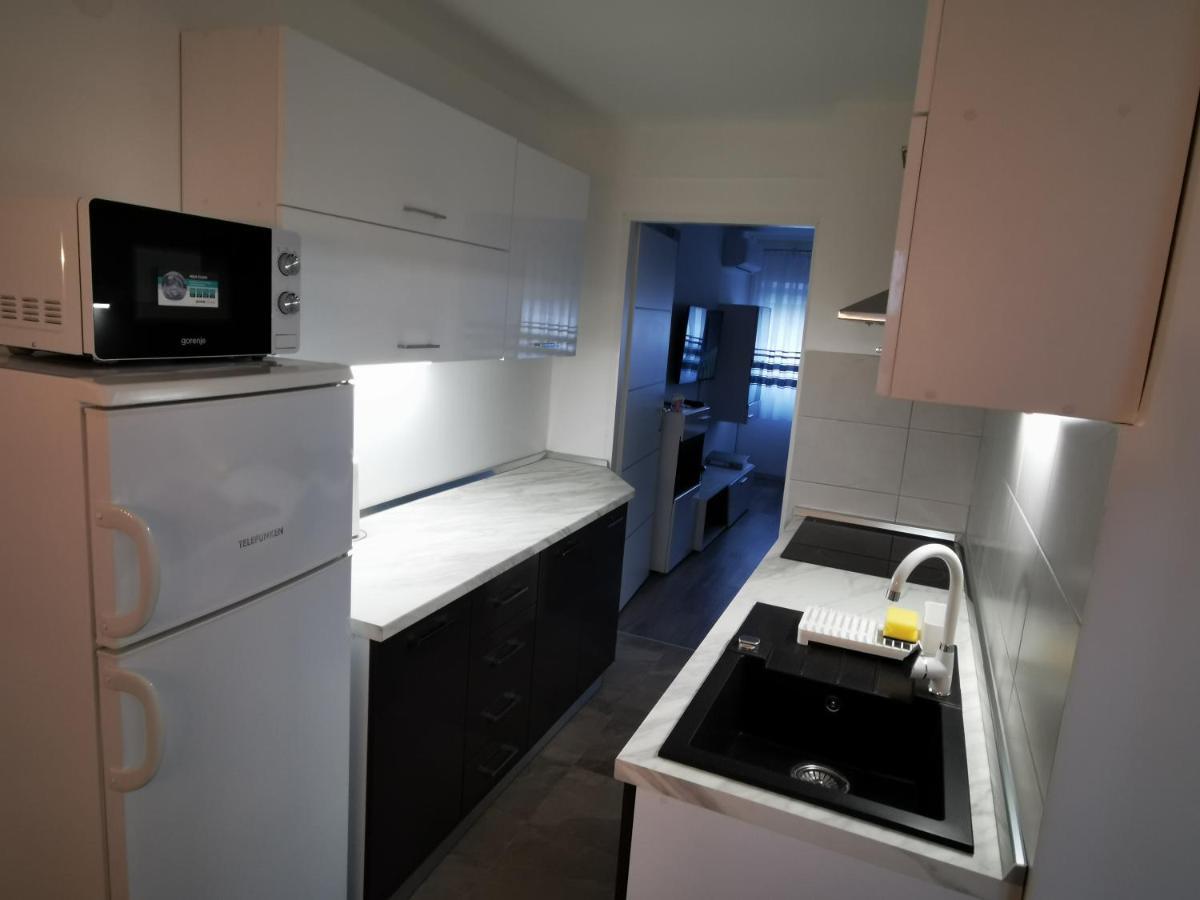 Ema Studio Apartman Karlovac Exteriör bild