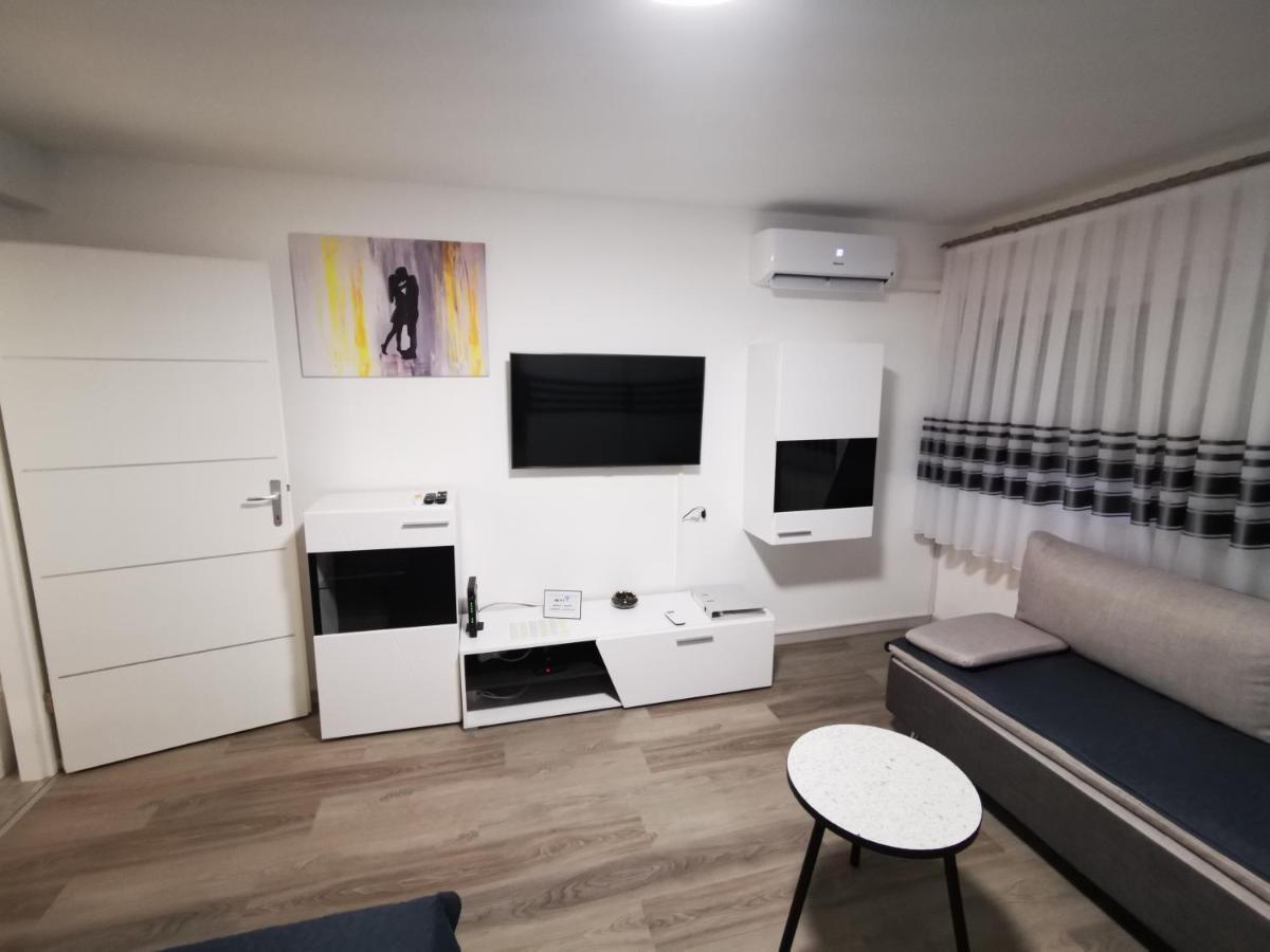 Ema Studio Apartman Karlovac Exteriör bild