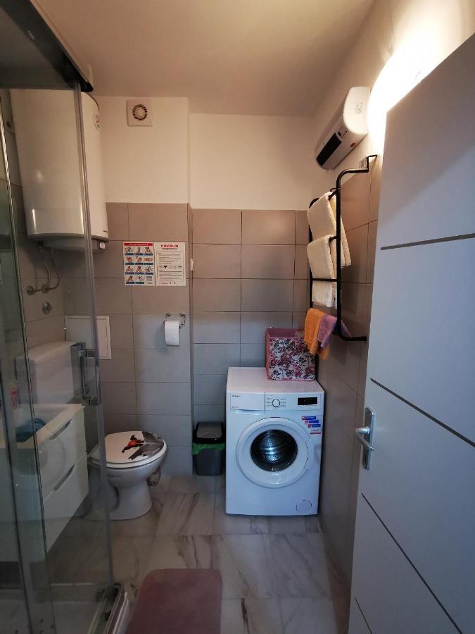 Ema Studio Apartman Karlovac Exteriör bild